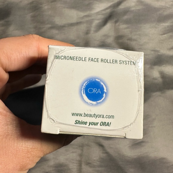 ORA Facial Microneedle Roller System Advanced Therapy - Picture 5 of 6
